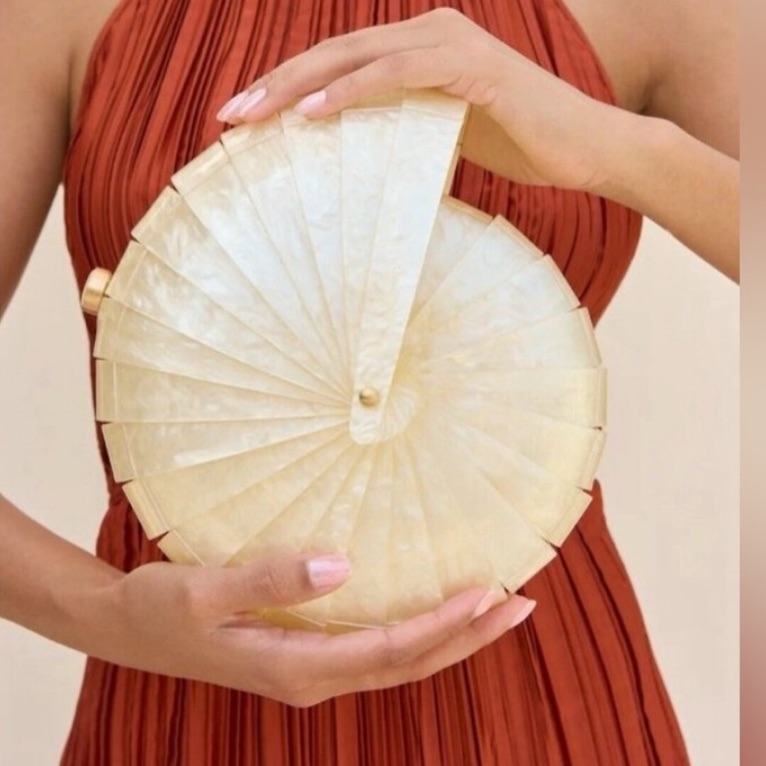 Brand New Cult Gaia Sirena Clutch Ivory Shell With Dust Bag And Box Never Used